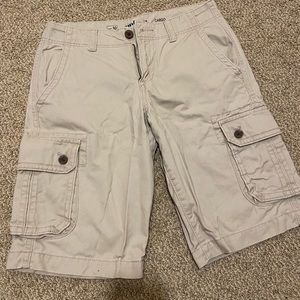 Urban pipeline (Khols) size 30W. Light tan color.